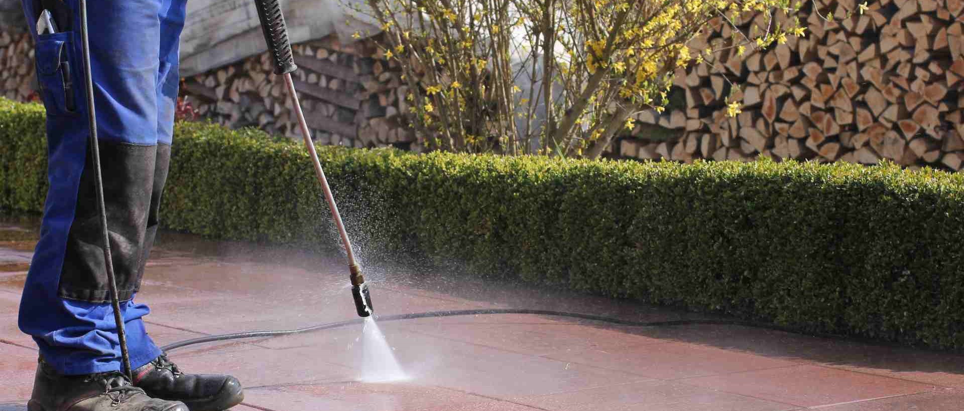 garden maintenance EN11